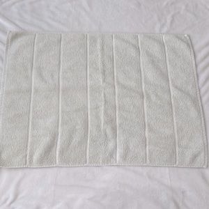 NWOT, Hotel Collection bath mat